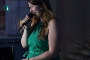 ROSENAU Poetry Slam - als Conférencière und Moderatorin Marina Sigl