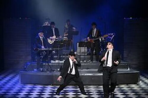 blues-brothers-roadtrip-throught-the-land