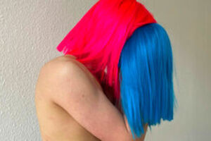 Bear it Wear it - ein poetisch wildes Haarcabaret - Bachelor 2026